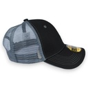 Gorra gabardina con malla detalle color en filo de visera