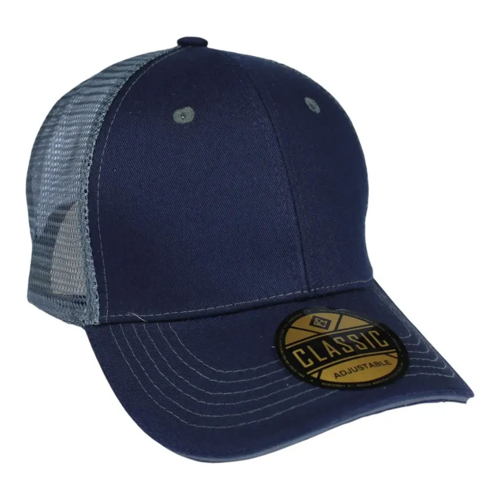 Gorra gabardina con malla en casco, detalle color en filo de visera. Broche plástico